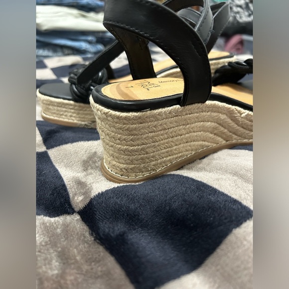 TIME AND TRUE NWT Black Wedges - Picture 4 of 6